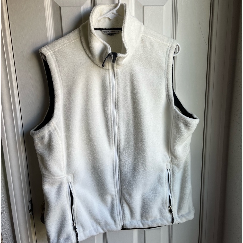 ❄️NWOT!  Woman’s Port Authority Fleece Vest